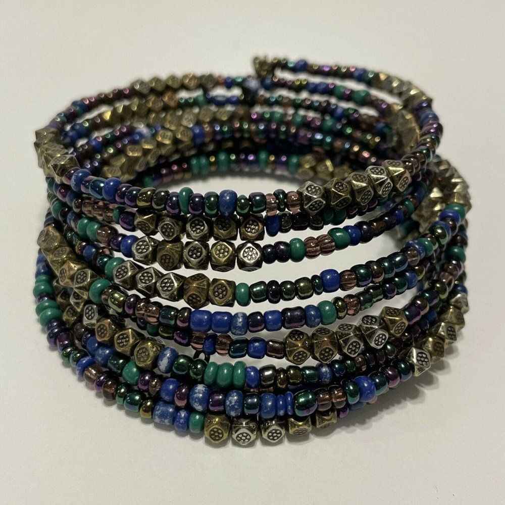 Beaded  memory wire bracelet Antique Gold Color Blue Green Bead ￼